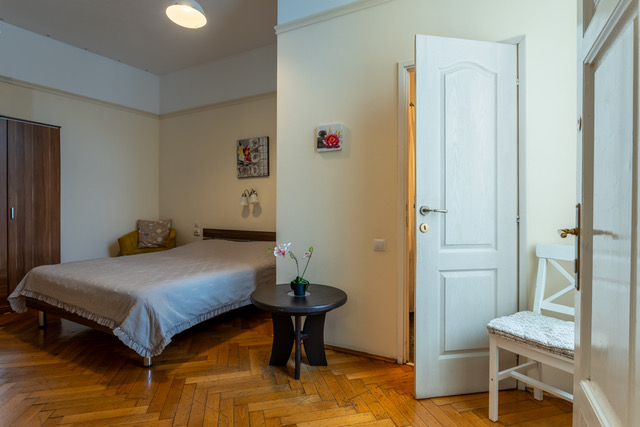 _P7A1909-HDR Double Room